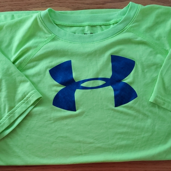 Boys underarmor shirts - Picture 2 of 7